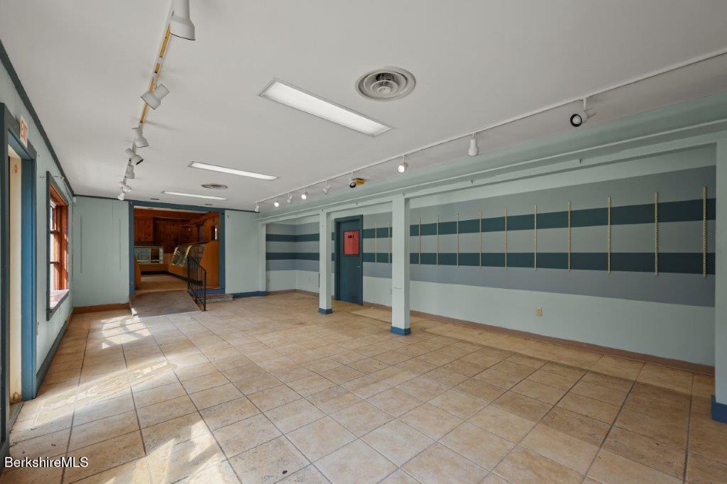 260 Stockbridge Rd