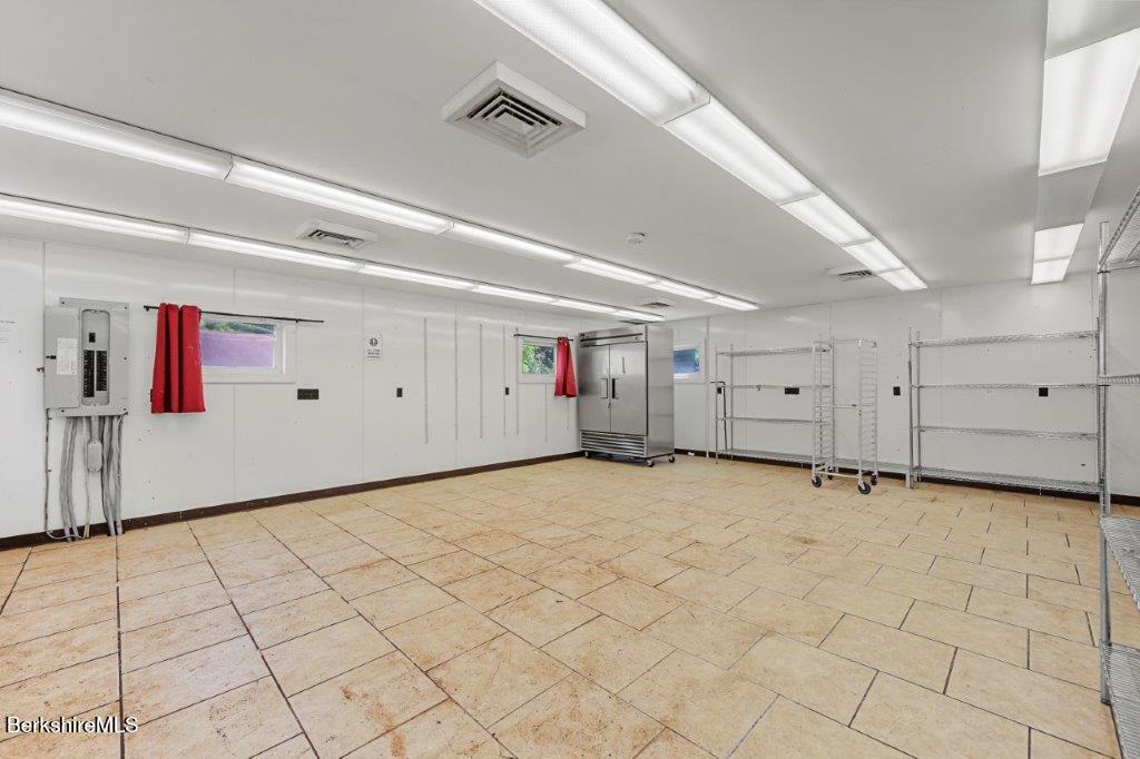 260 Stockbridge Rd