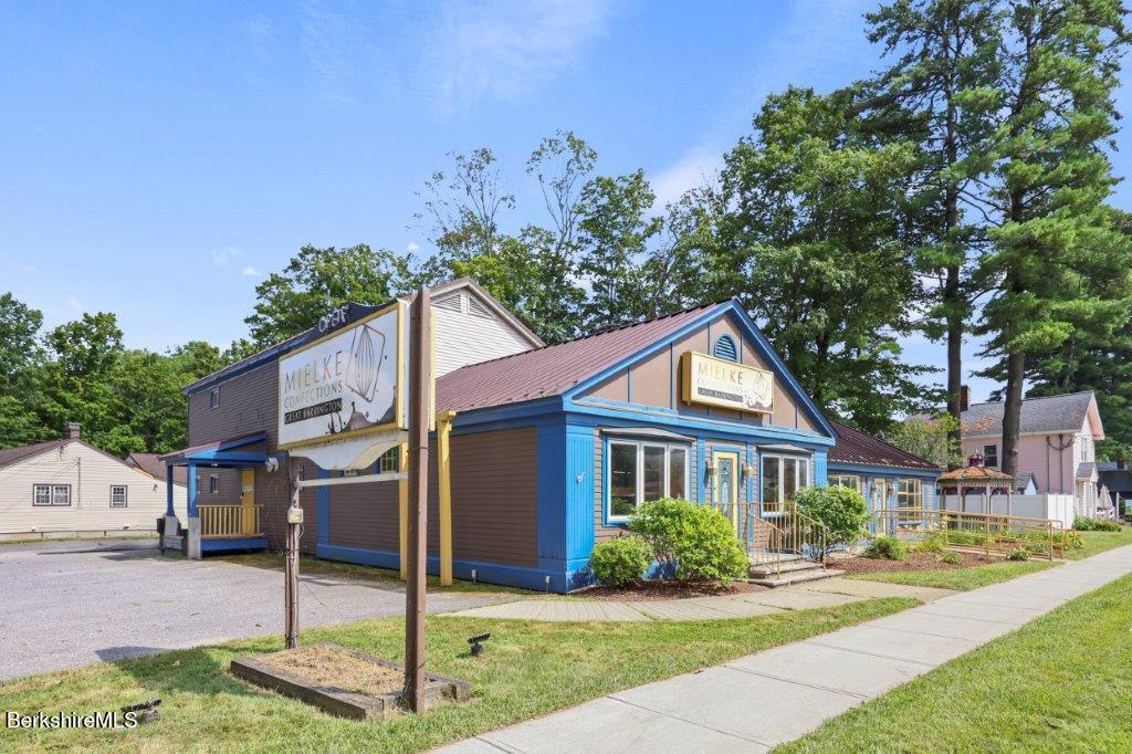 260 Stockbridge Rd