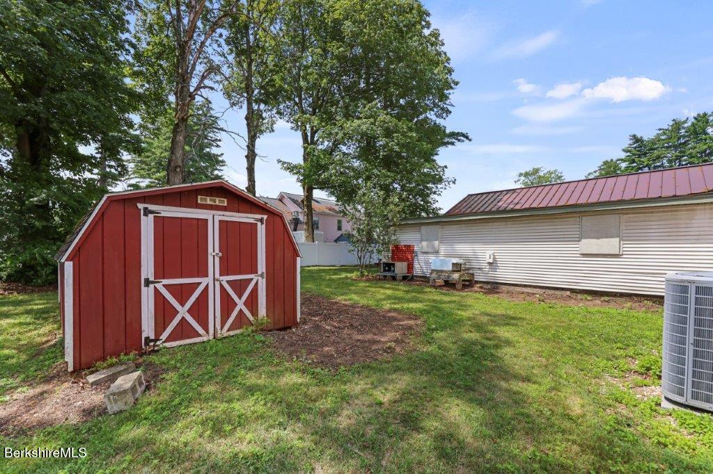 260 Stockbridge Rd