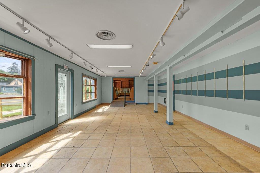 260 Stockbridge Rd
