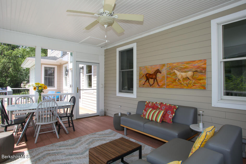 5 Silver Mine Ln