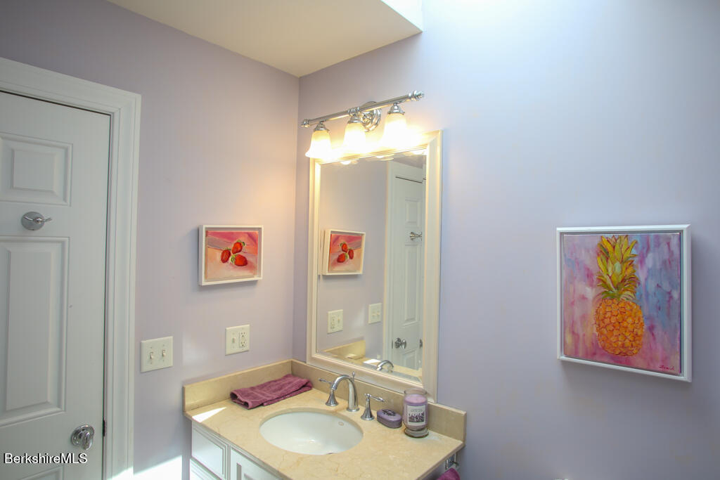 5 Silver Mine Ln