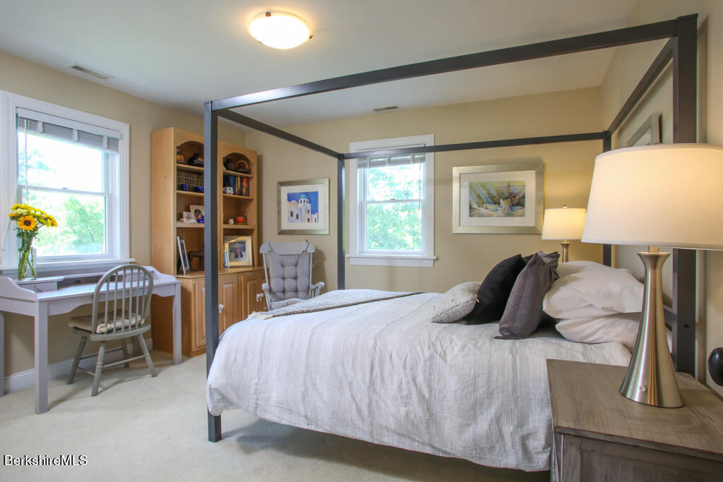 5 Silver Mine Ln