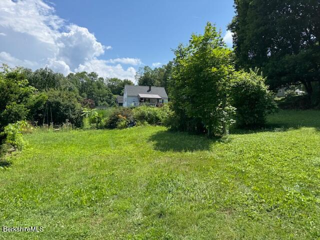 15 Golden Hill Rd