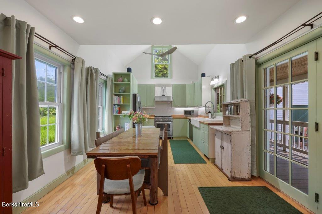 3238 Main St