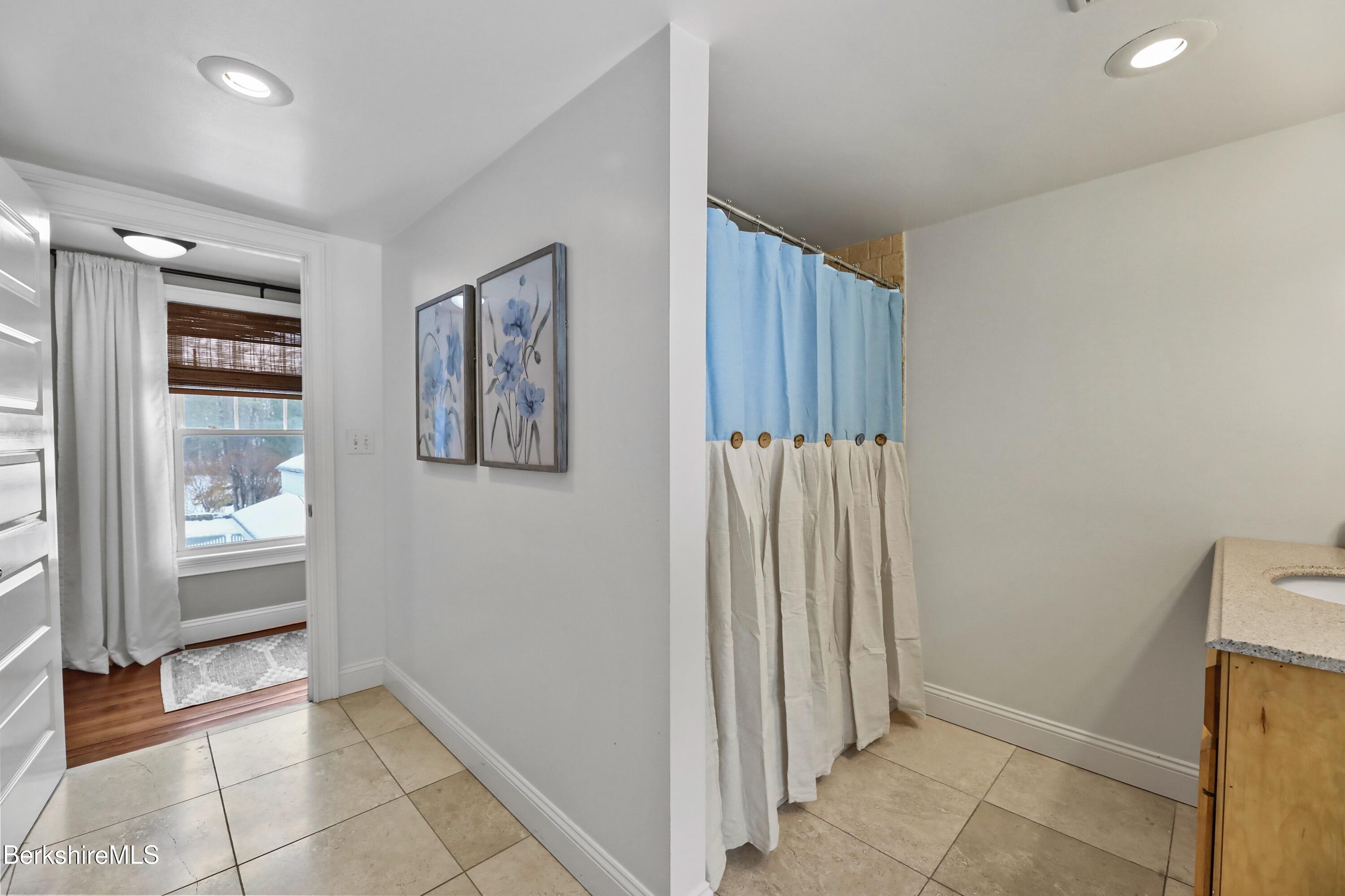1 Devon Rd