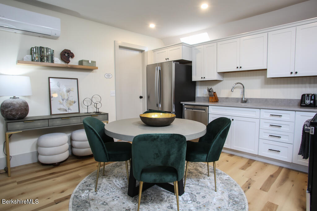 44 Main St 3