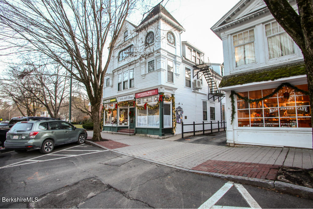44 Main St 3