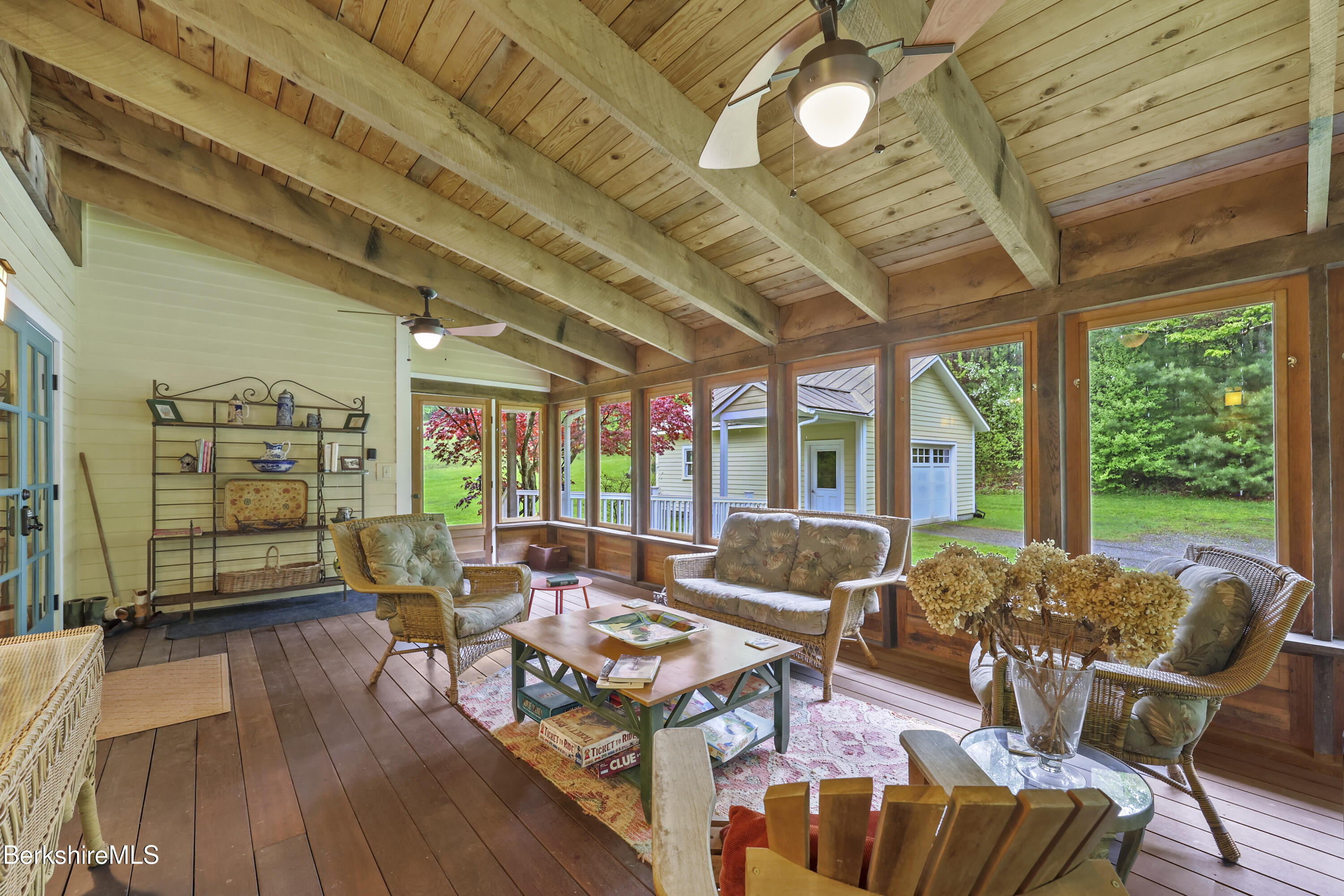 9 Prospect Lake Rd