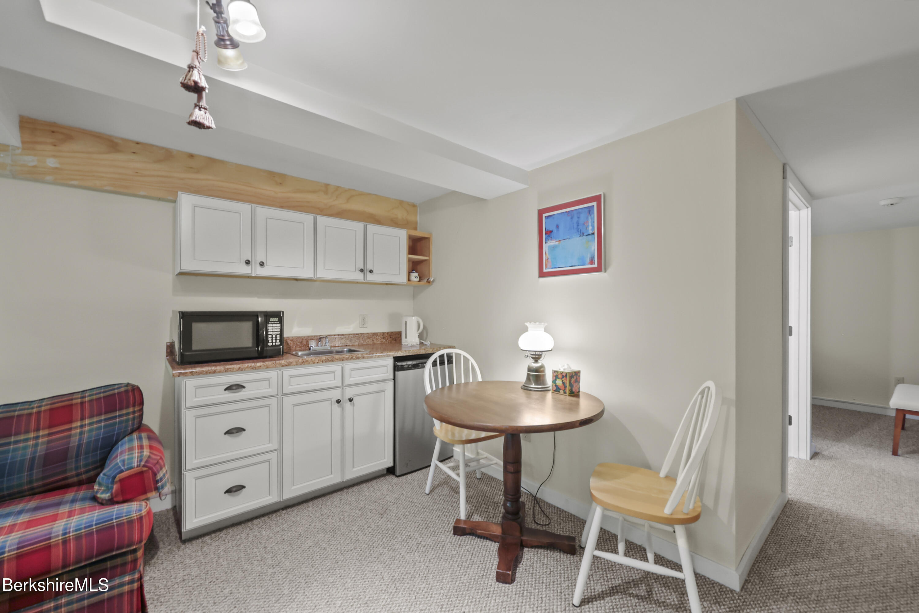 9 Prospect Lake Rd