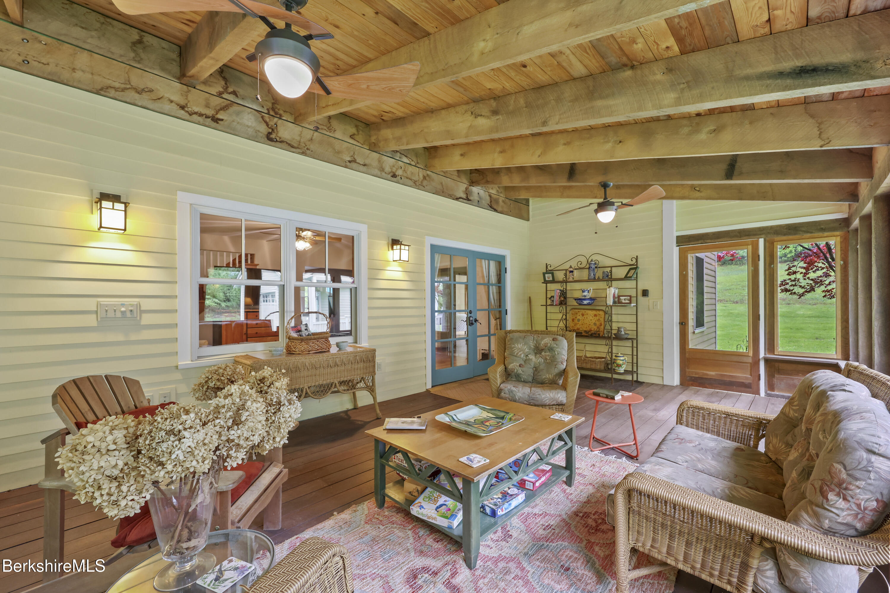 9 Prospect Lake Rd