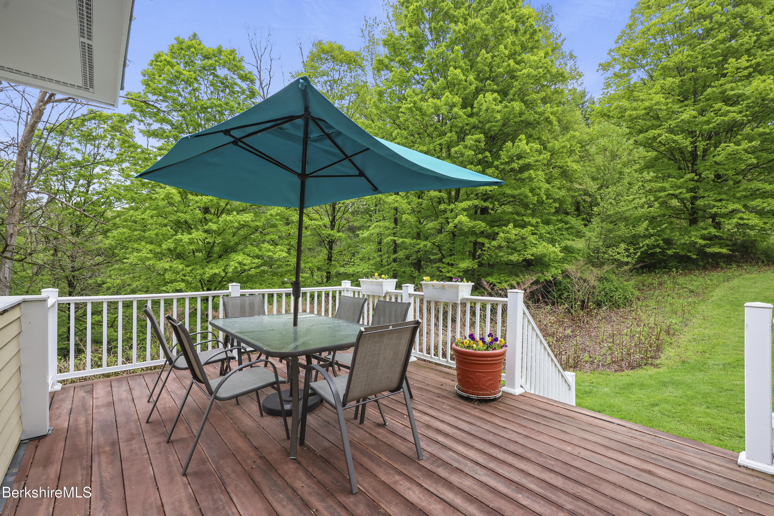9 Prospect Lake Rd