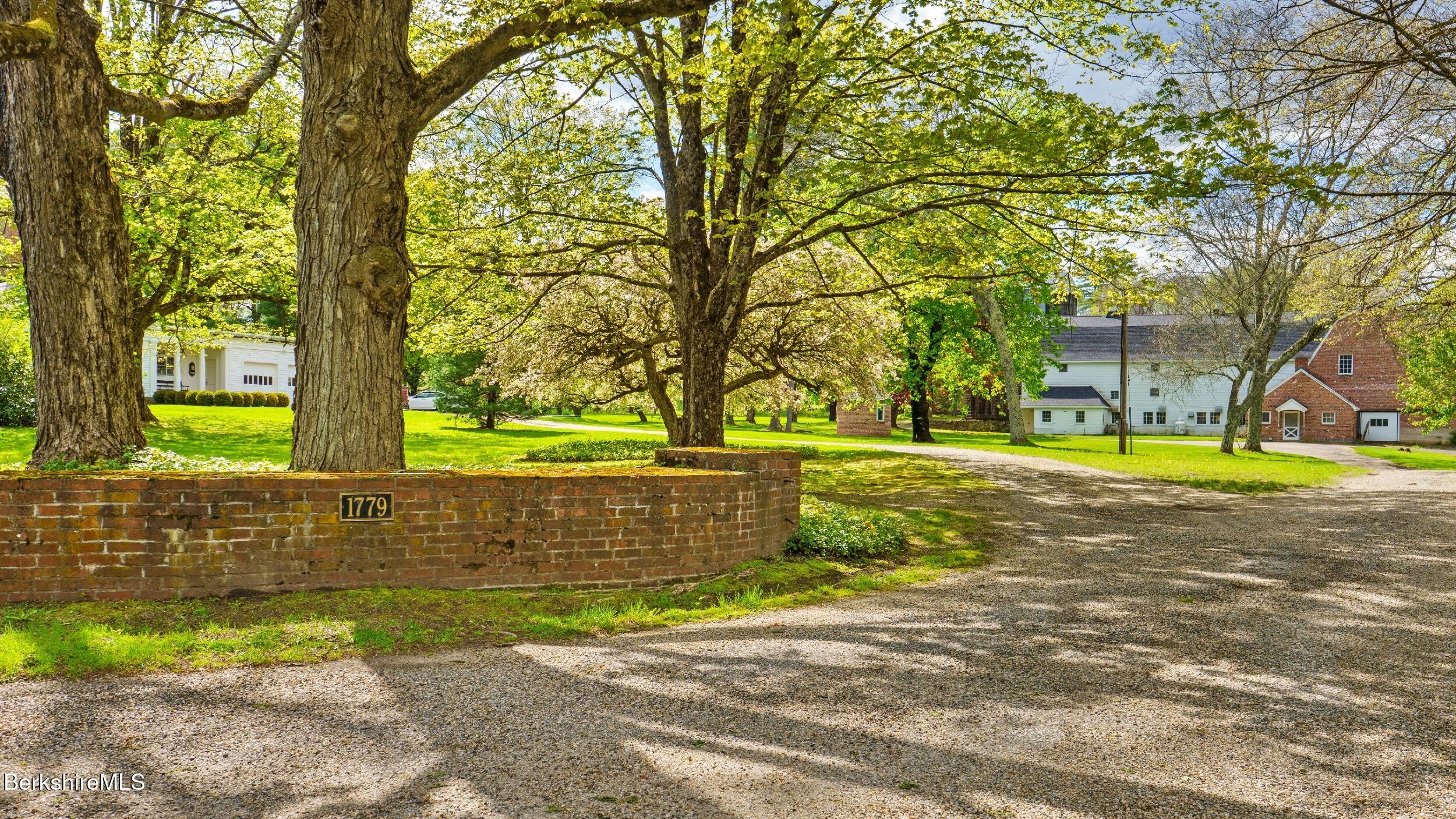 1779 Canaan Southfield Rd