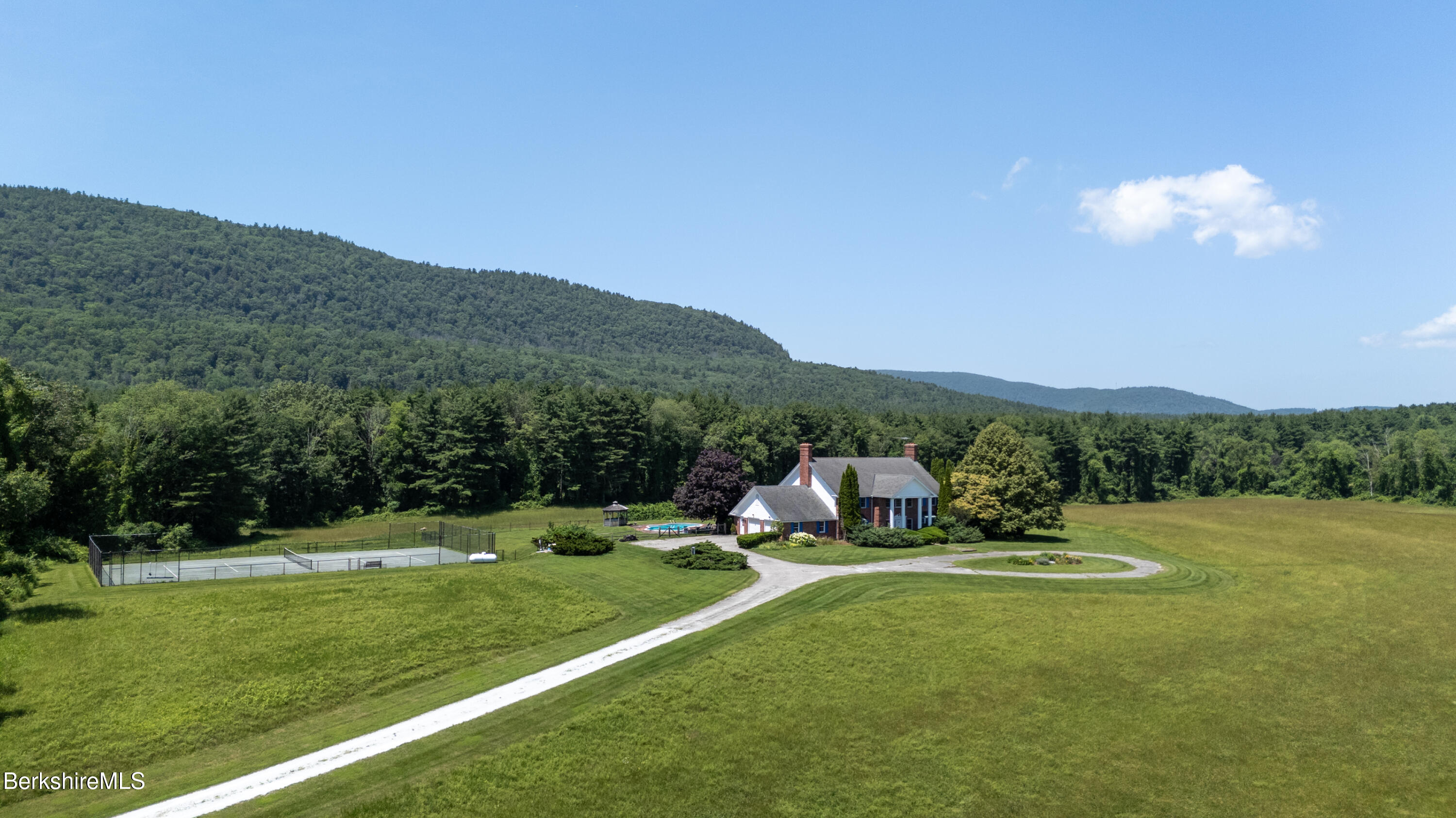 84B Undermountain Rd