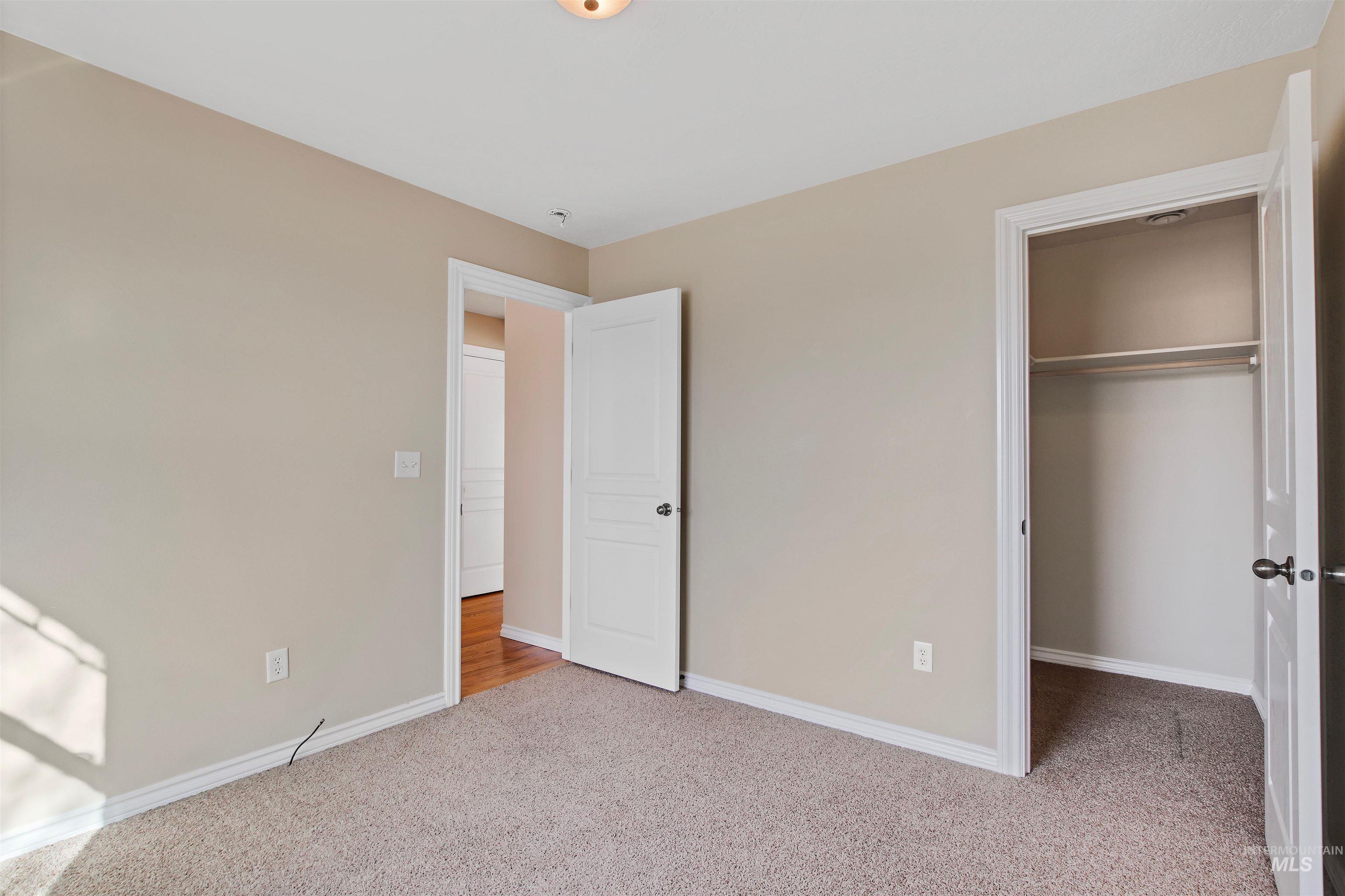 138 NE Lotus Ct