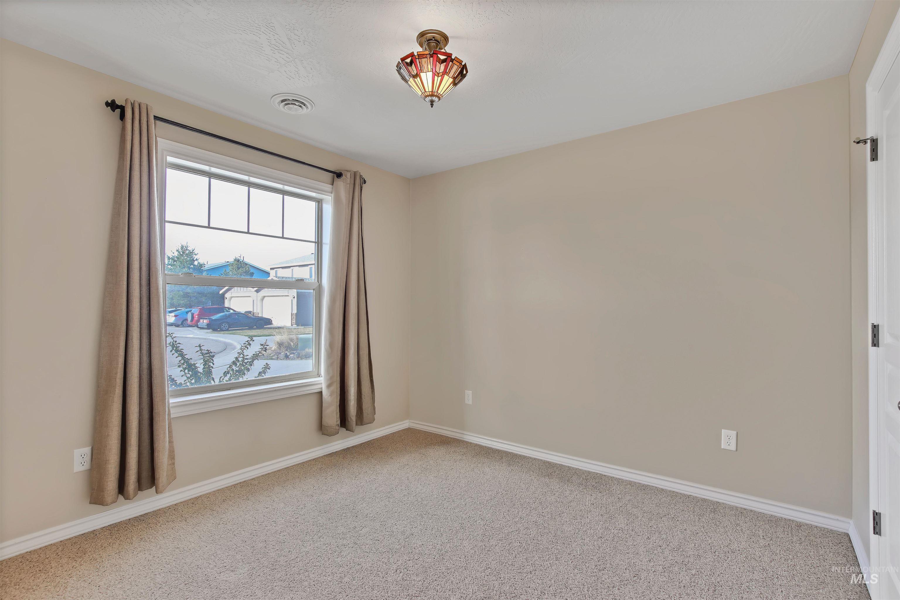 138 NE Lotus Ct