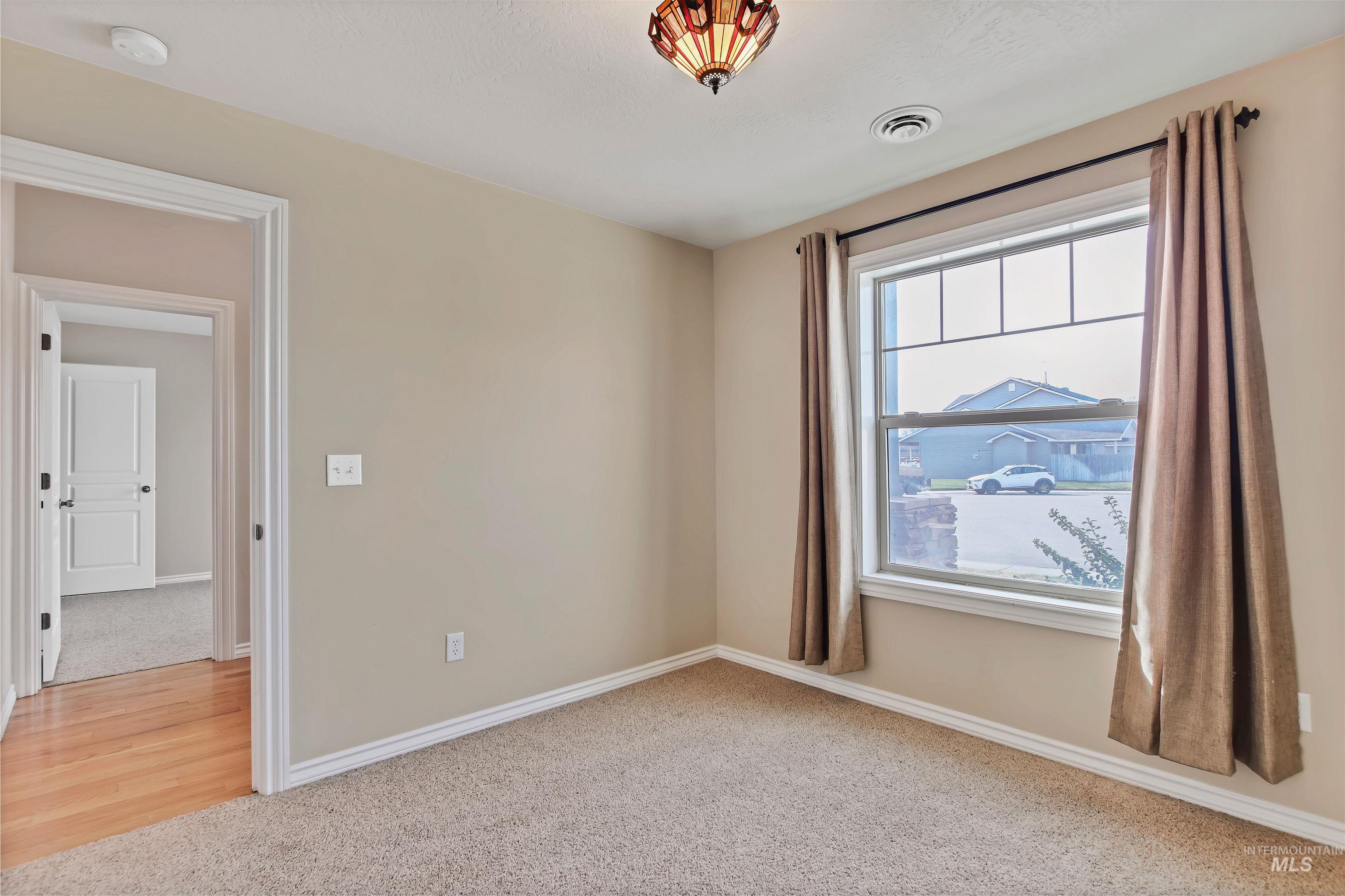 138 NE Lotus Ct