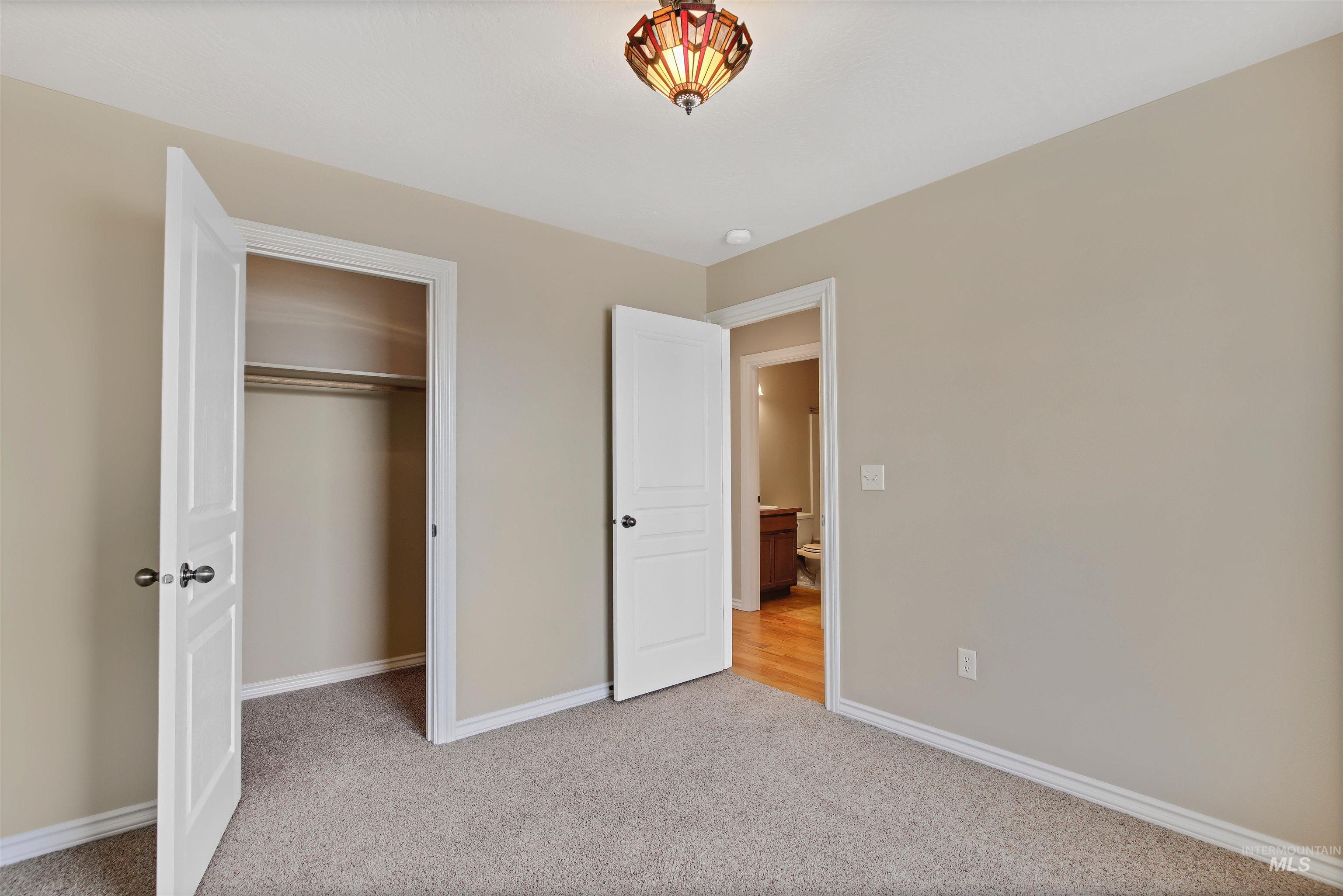 138 NE Lotus Ct