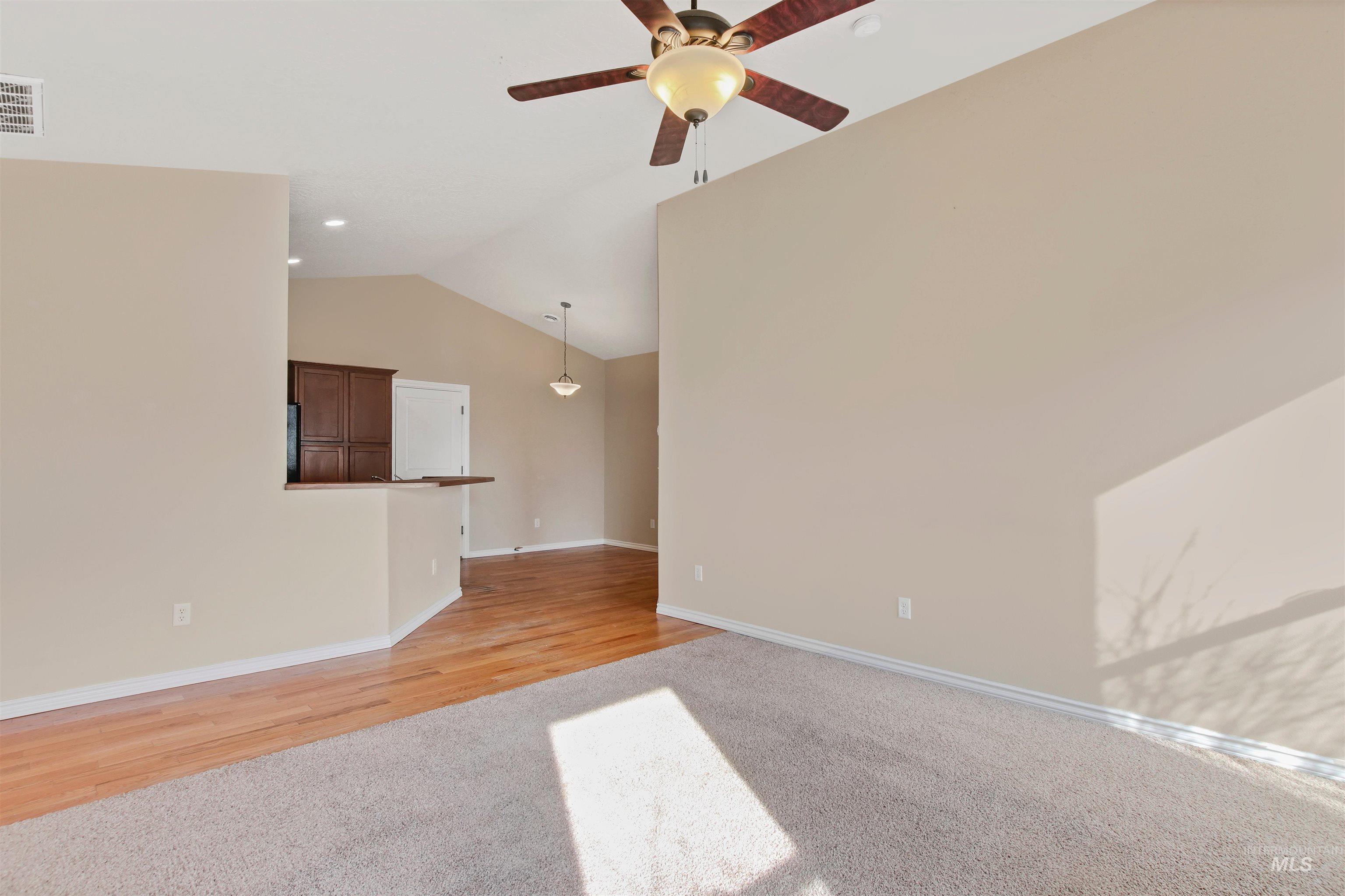 138 NE Lotus Ct