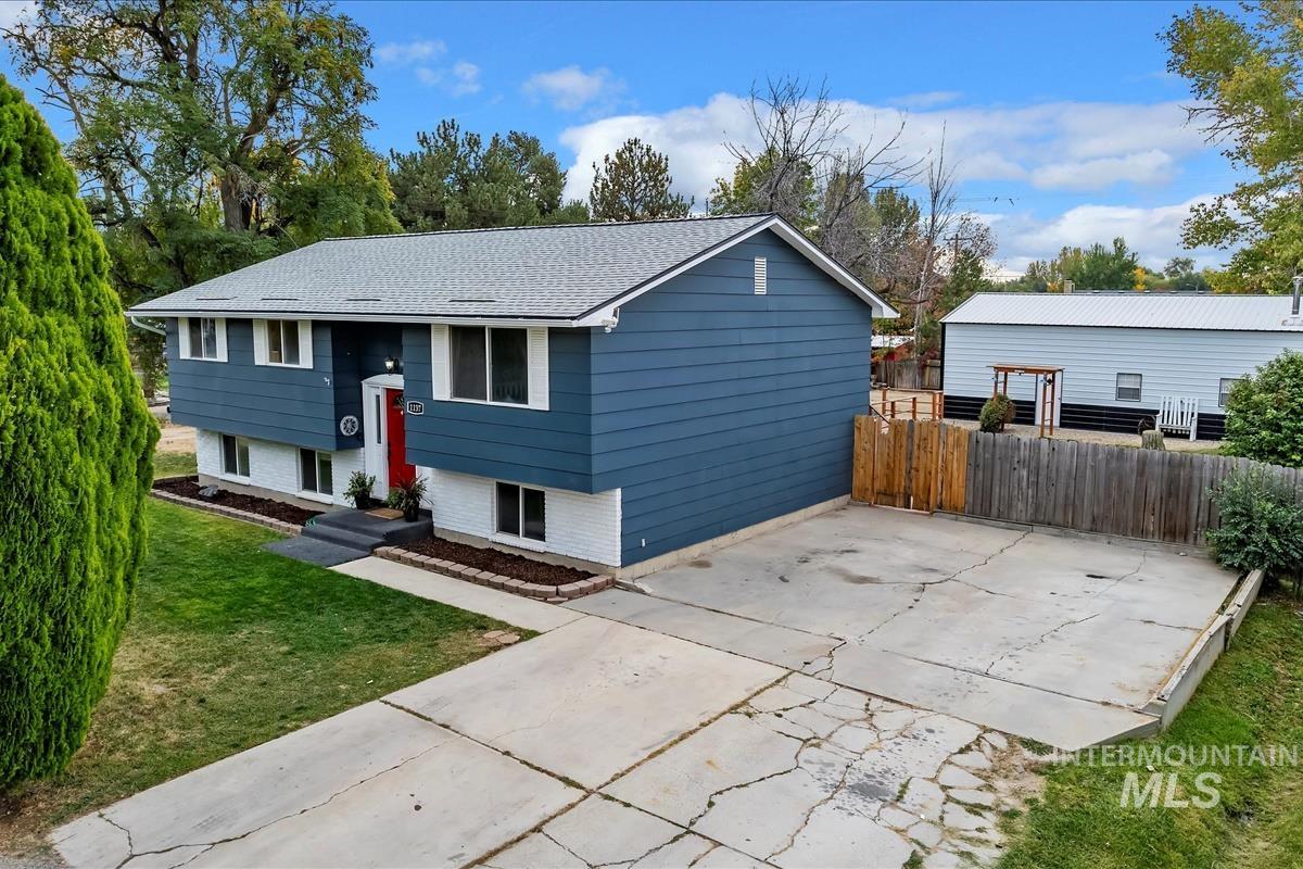 1137 W Owyhee Ave
