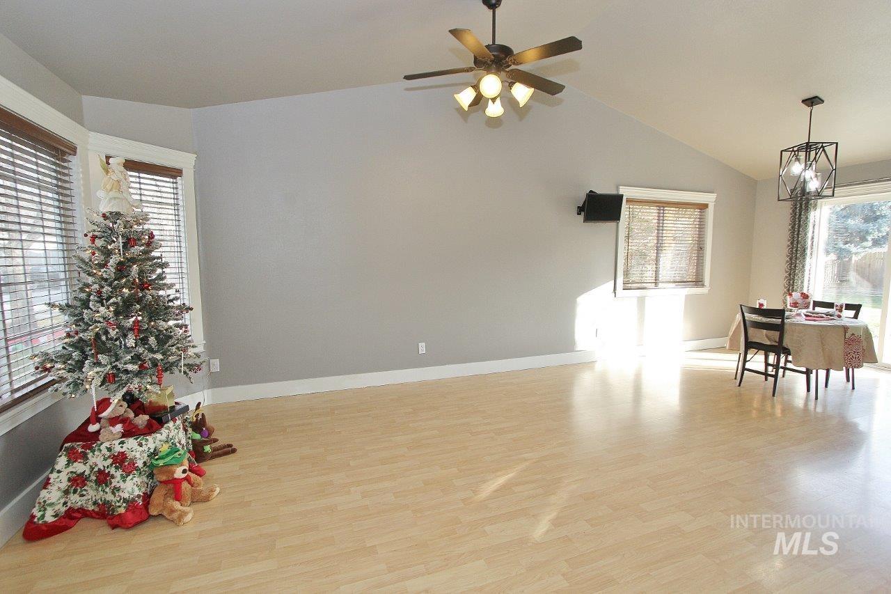 16928 N Chelford Loop