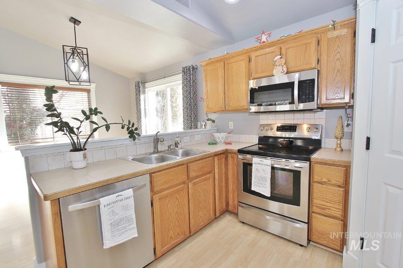 16928 N Chelford Loop