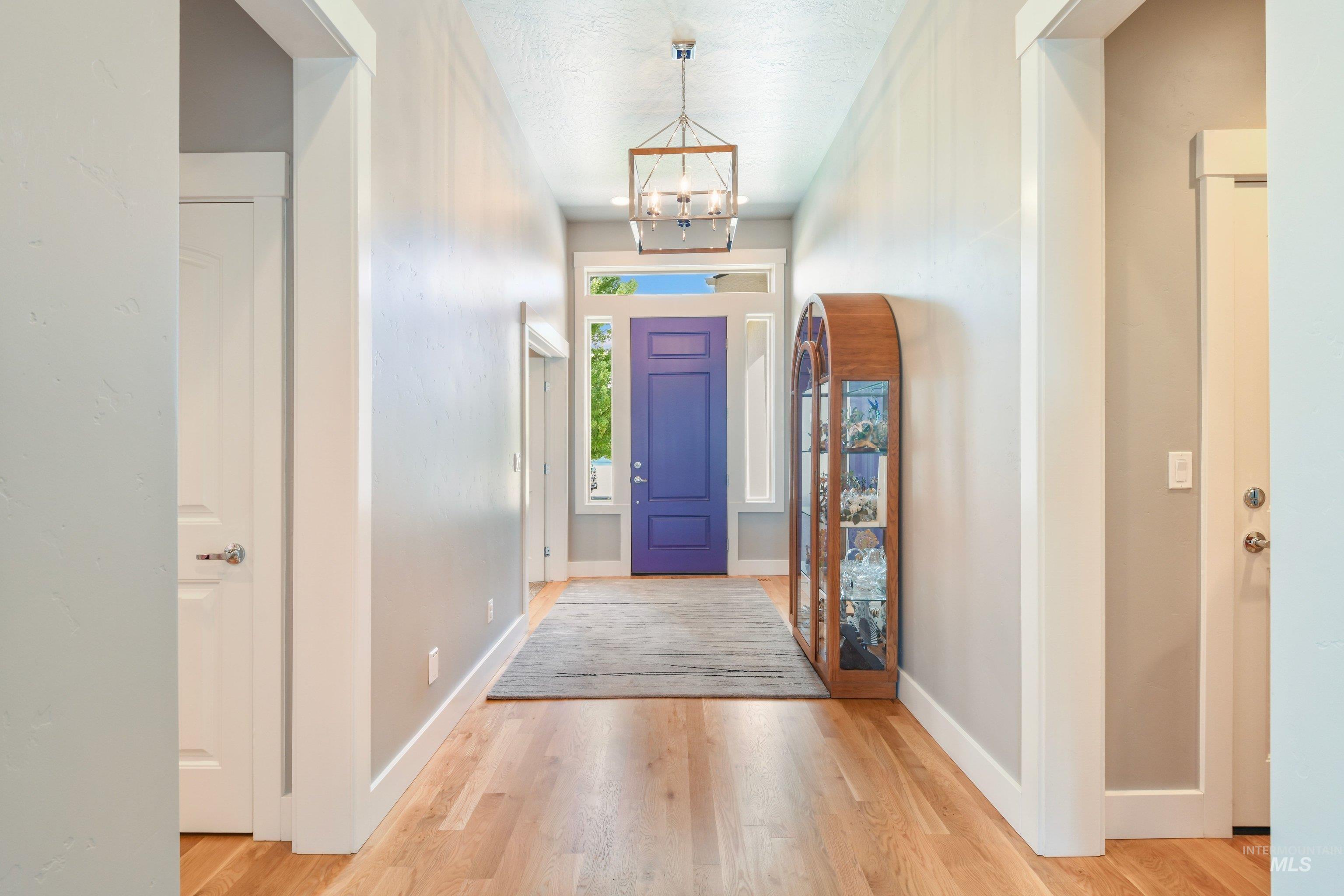 552 W Buroak Drive