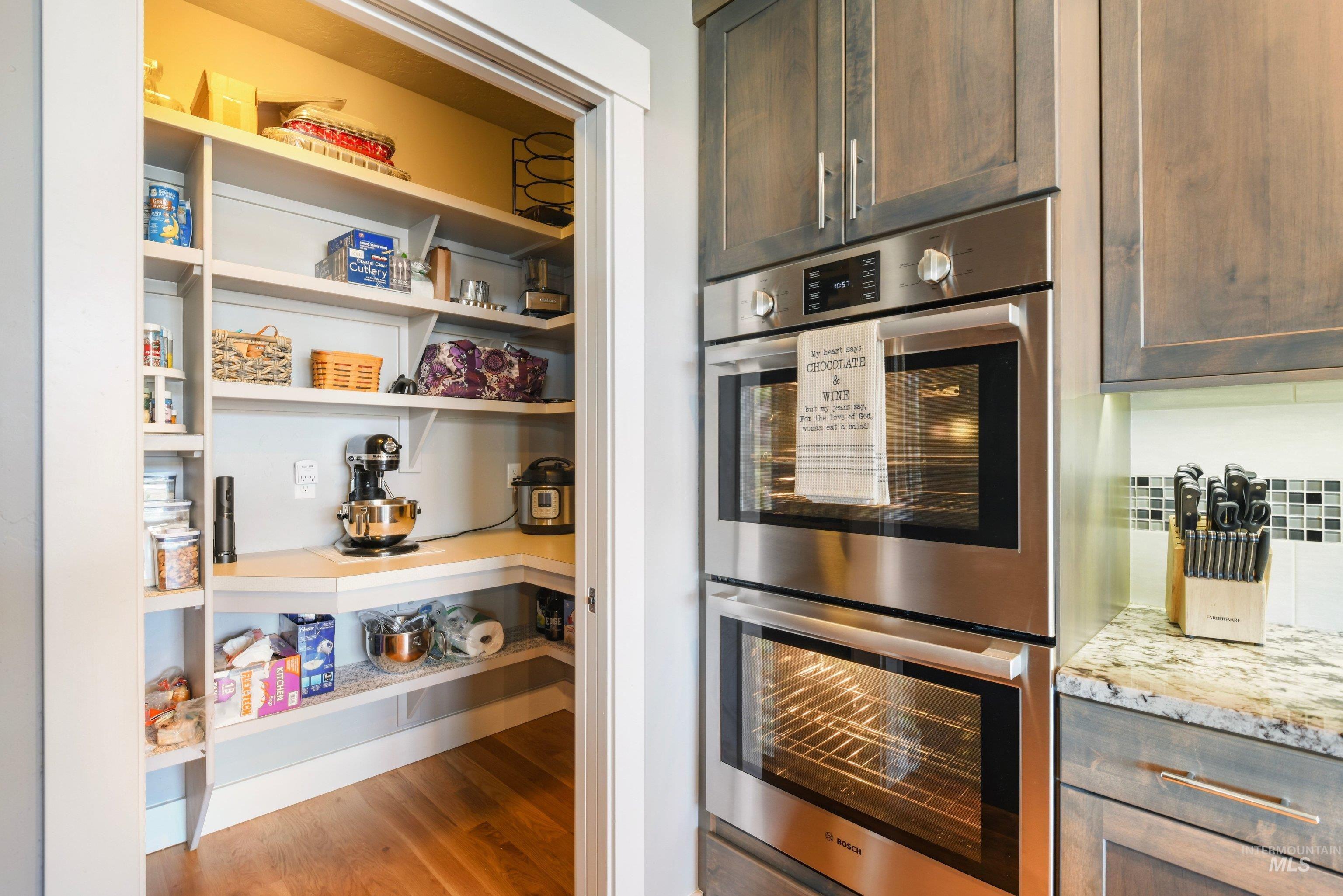 552 W Buroak Drive