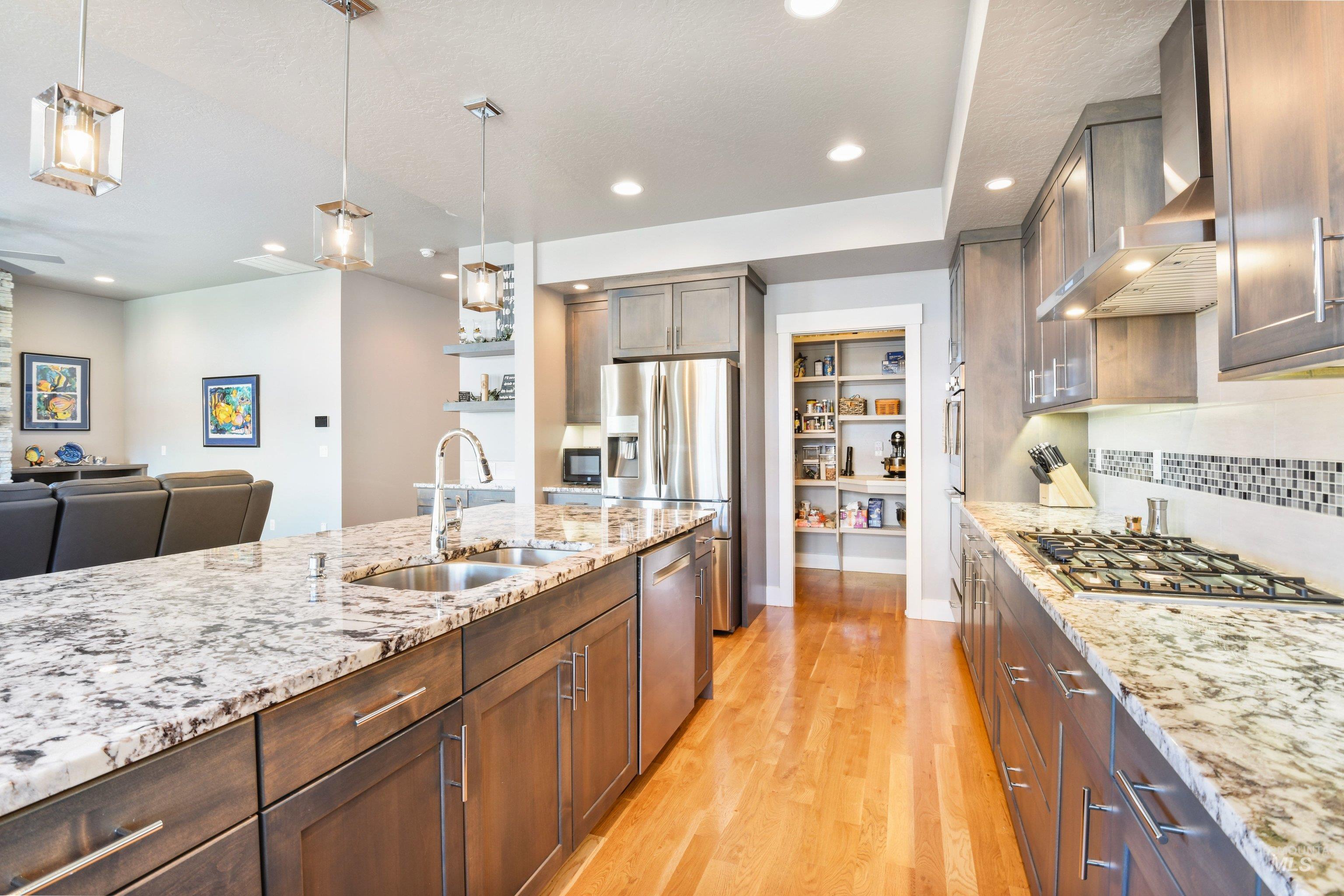 552 W Buroak Drive