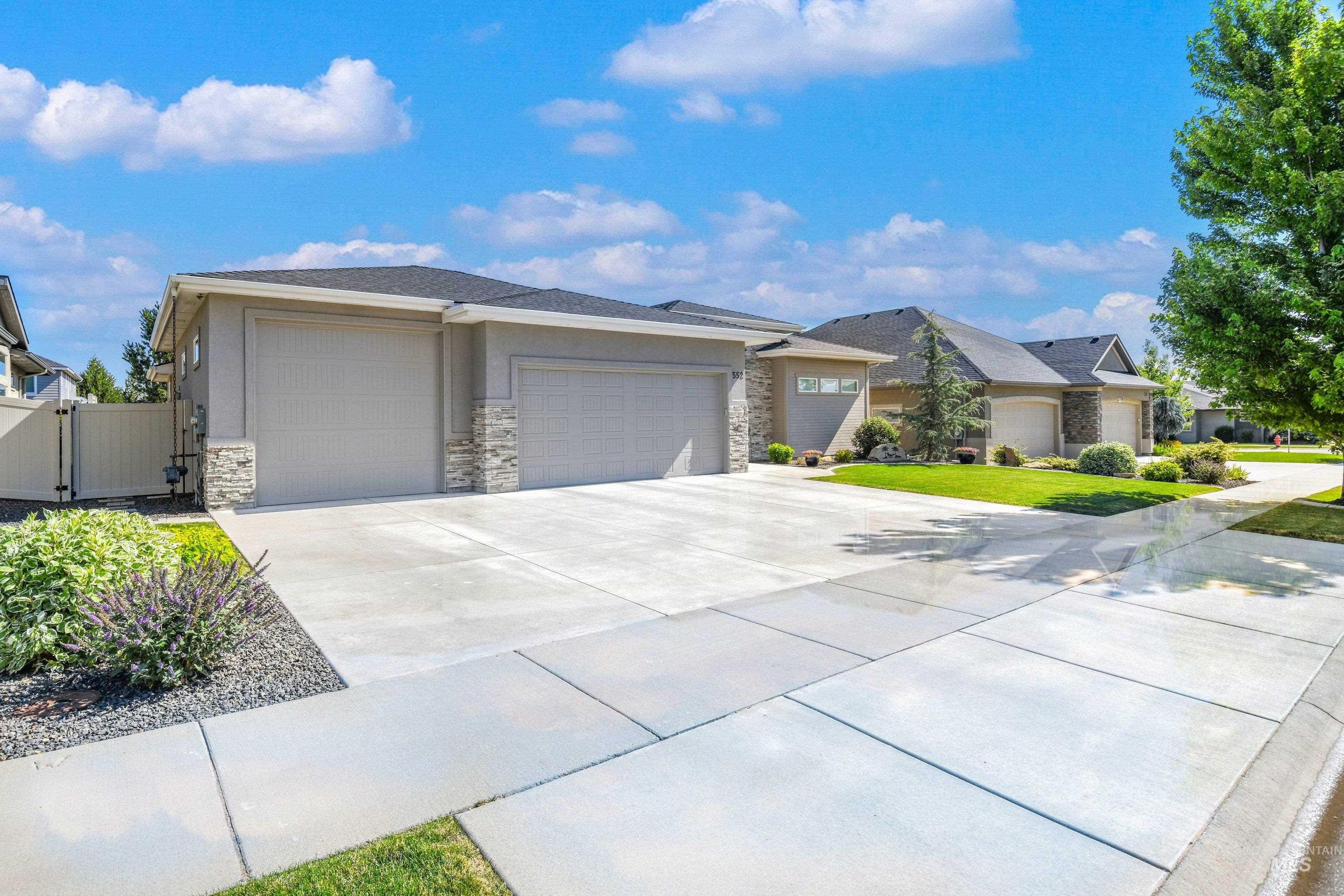 552 W Buroak Drive