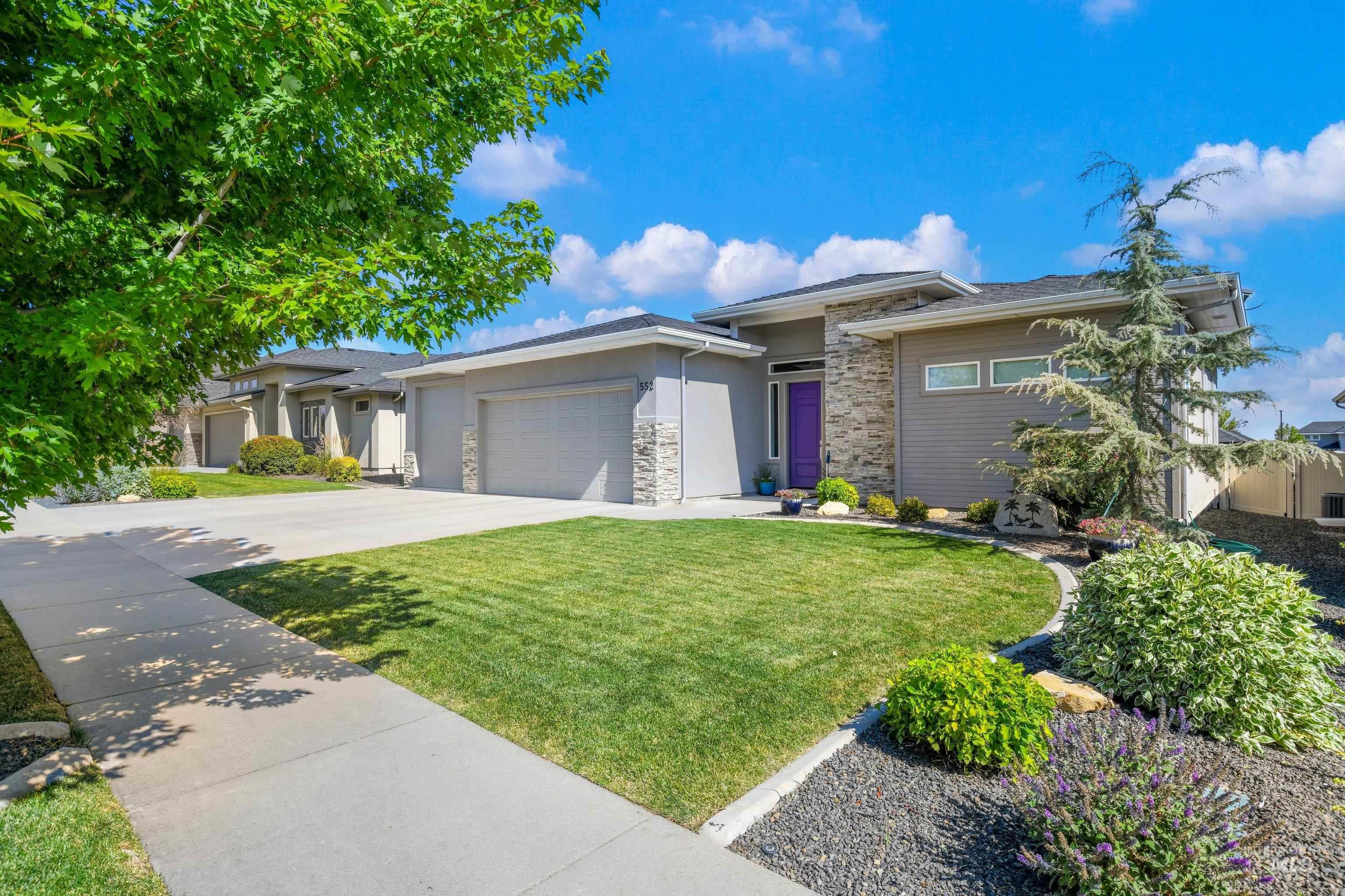 552 W Buroak Drive