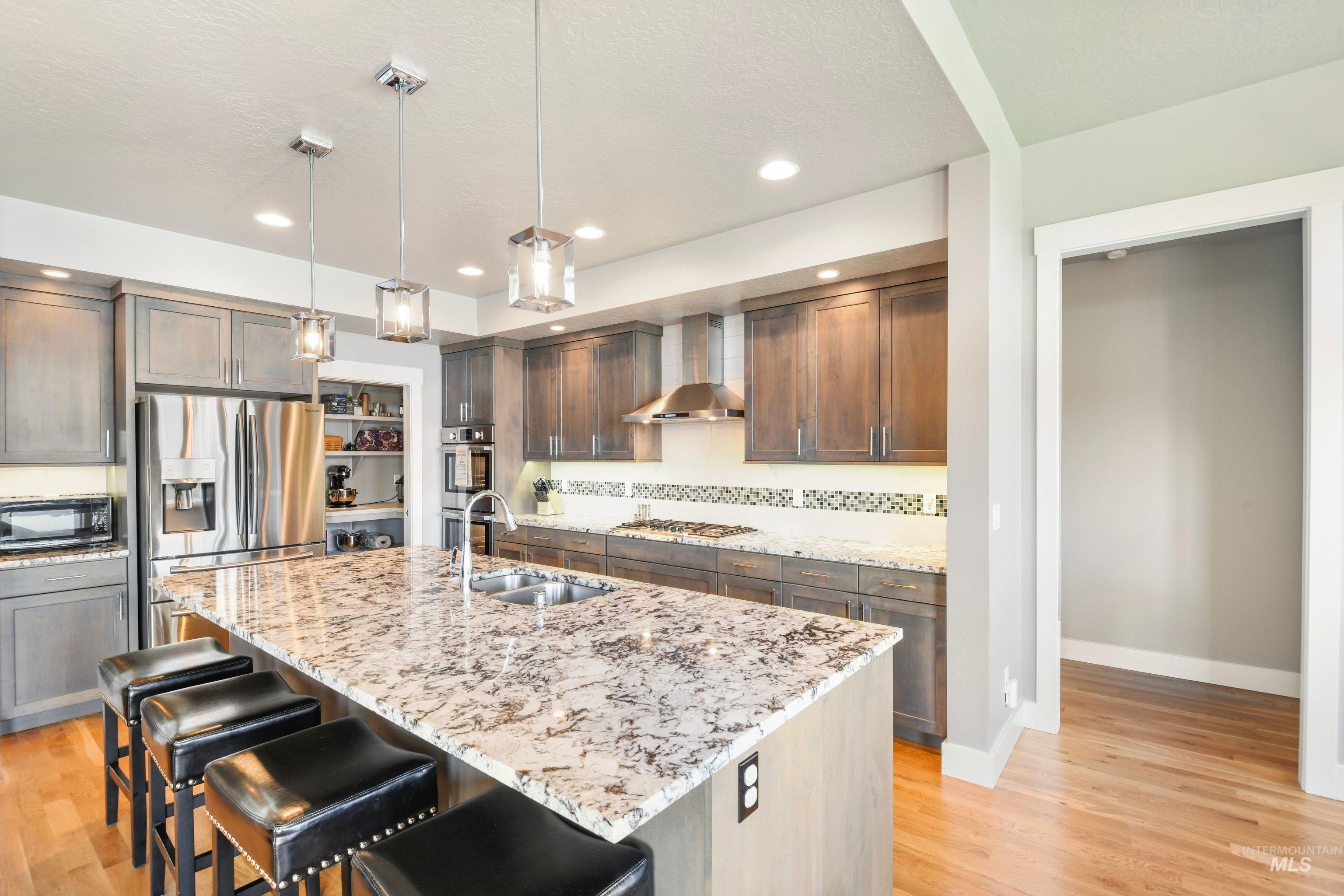 552 W Buroak Drive