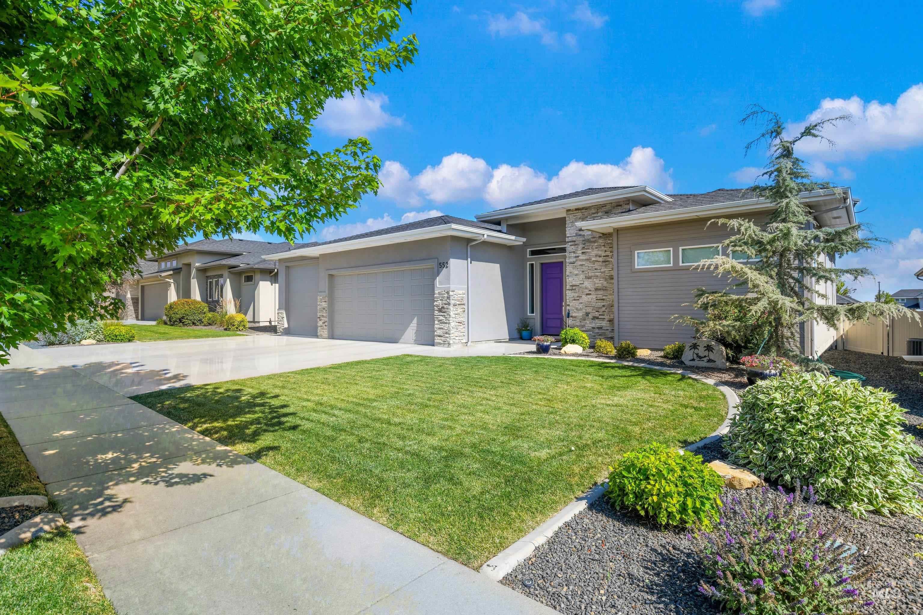 552 W Buroak Drive