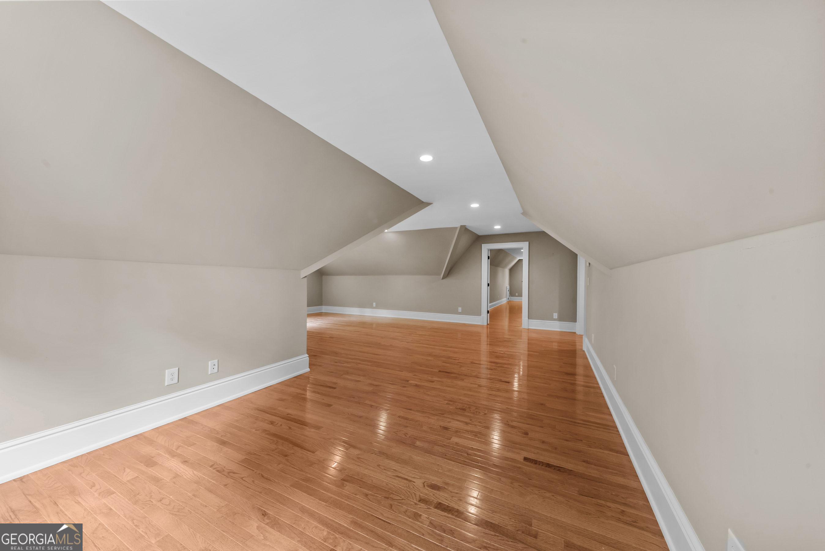 763 Hunter Street