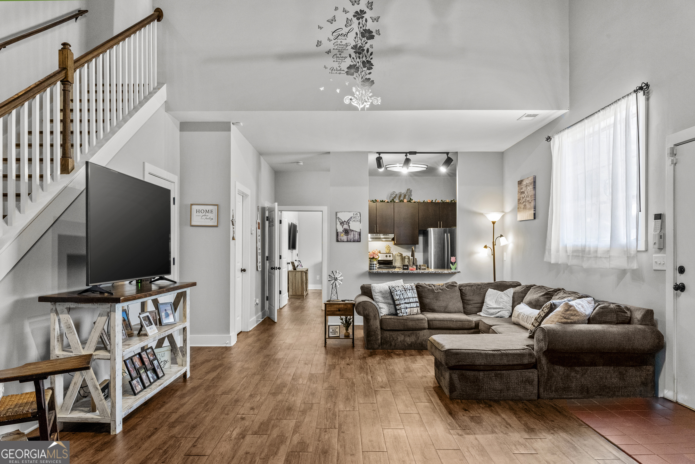 370 Park Street # 8