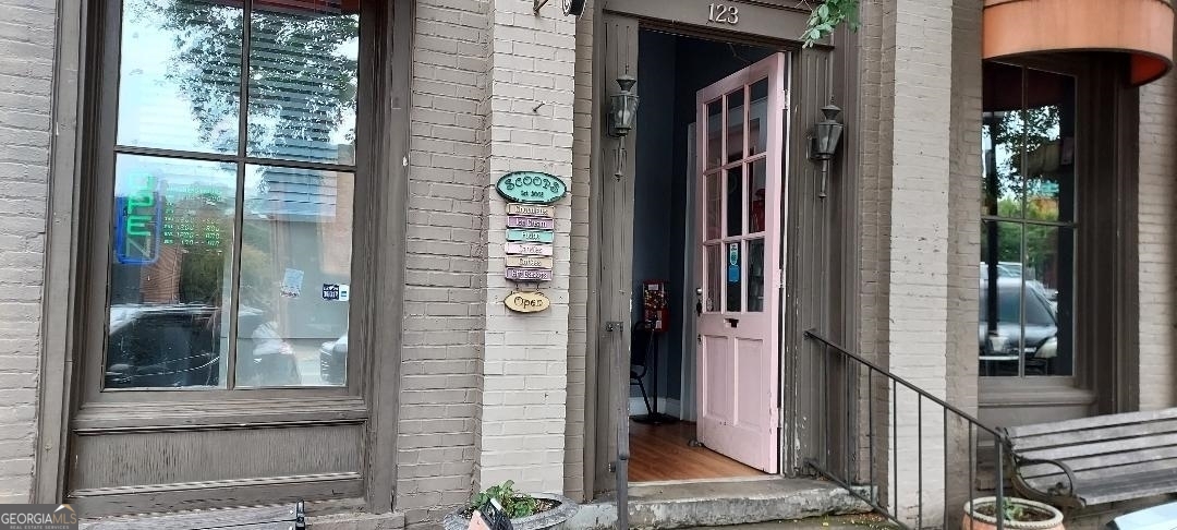 123 W Washington Street