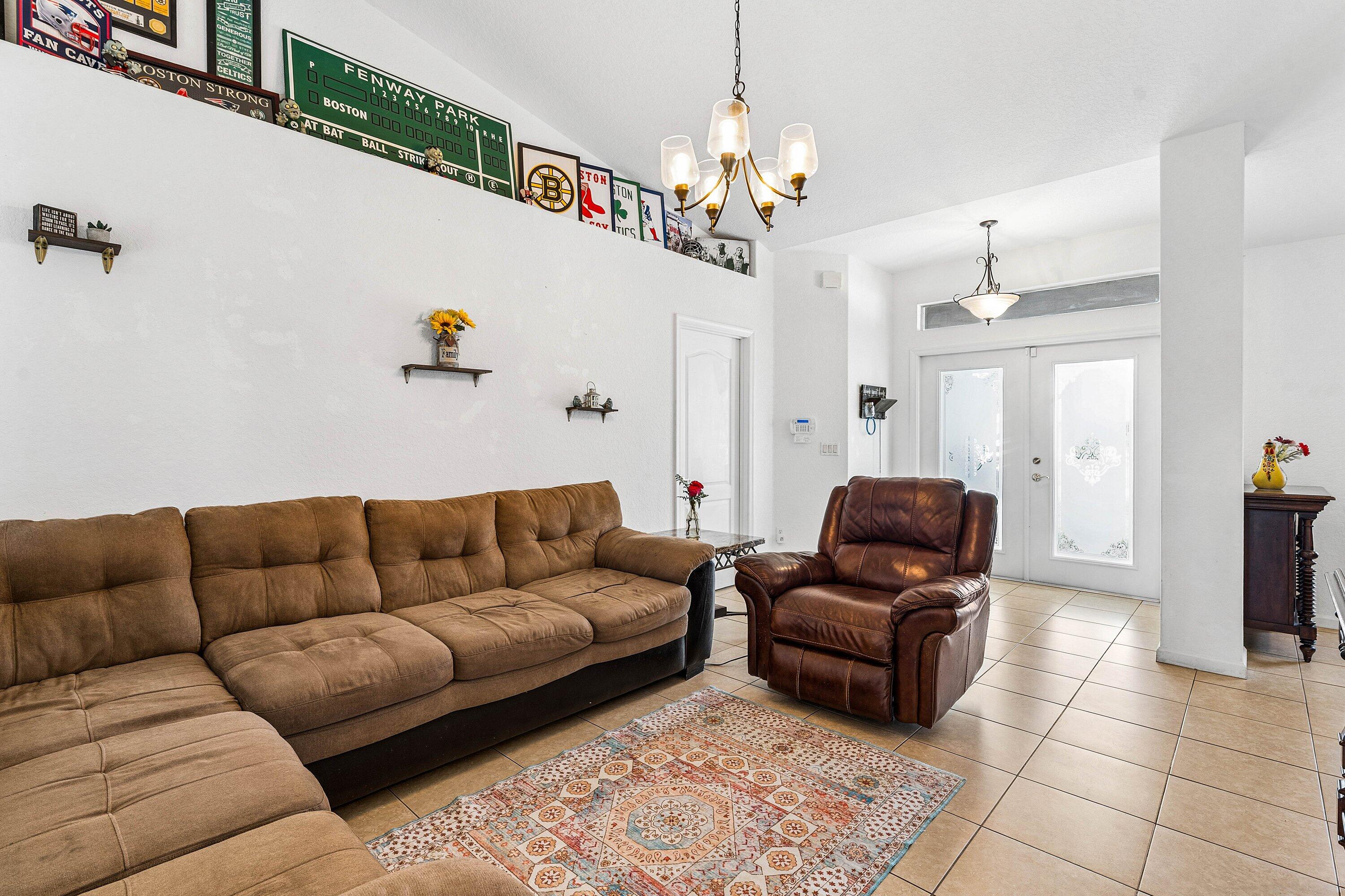 532 SE Ron Rico Ter, Port St. Lucie