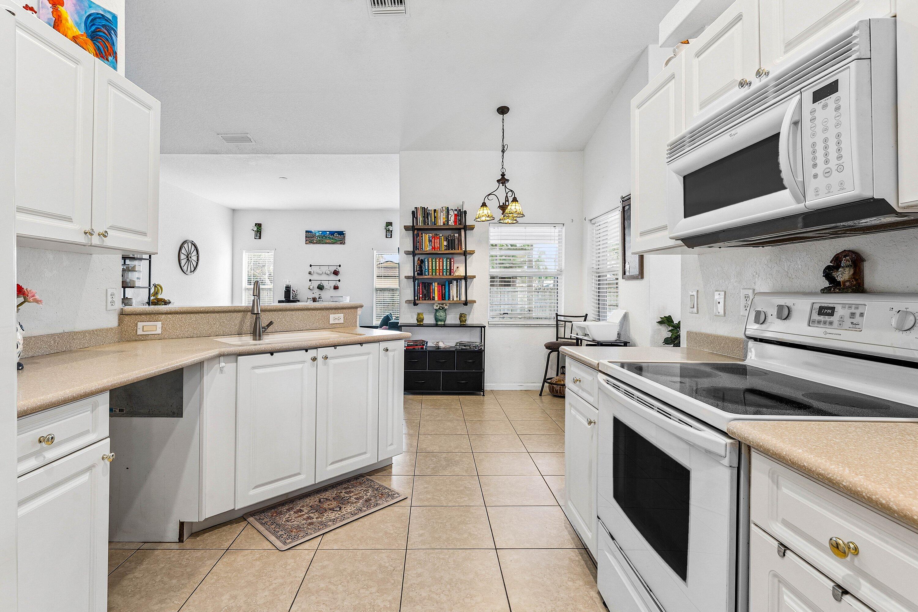 532 SE Ron Rico Ter, Port St. Lucie