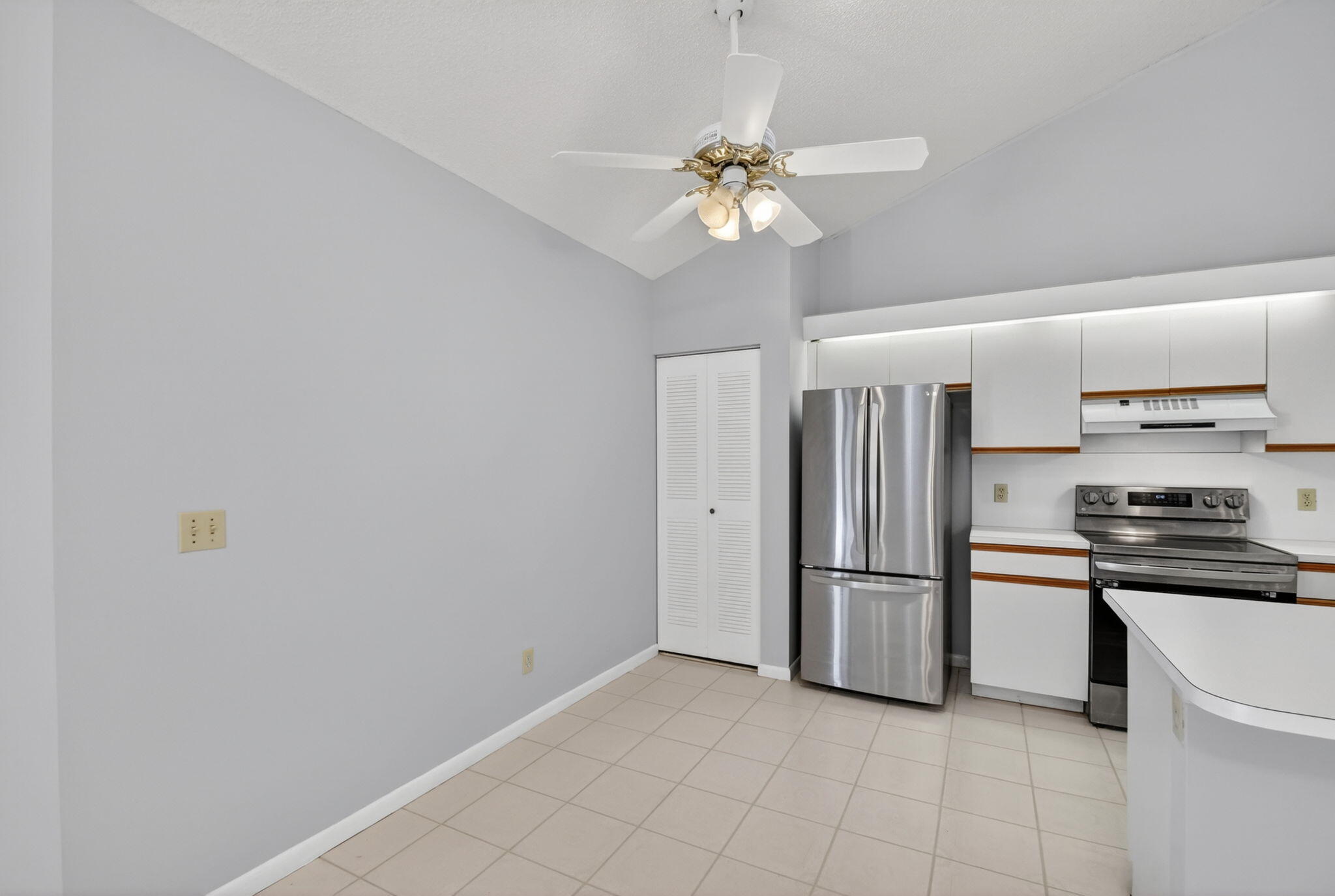 1604 Timberlane Circle
