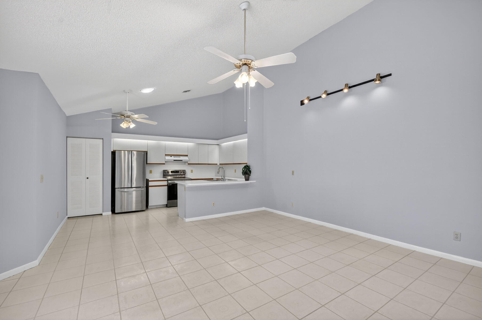 1604 Timberlane Circle