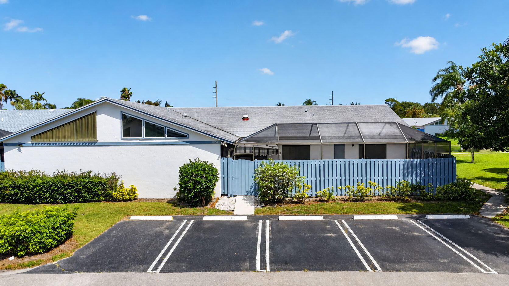 1604 Timberlane Circle