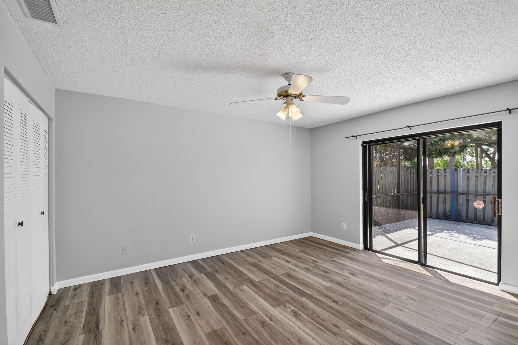 1604 Timberlane Circle