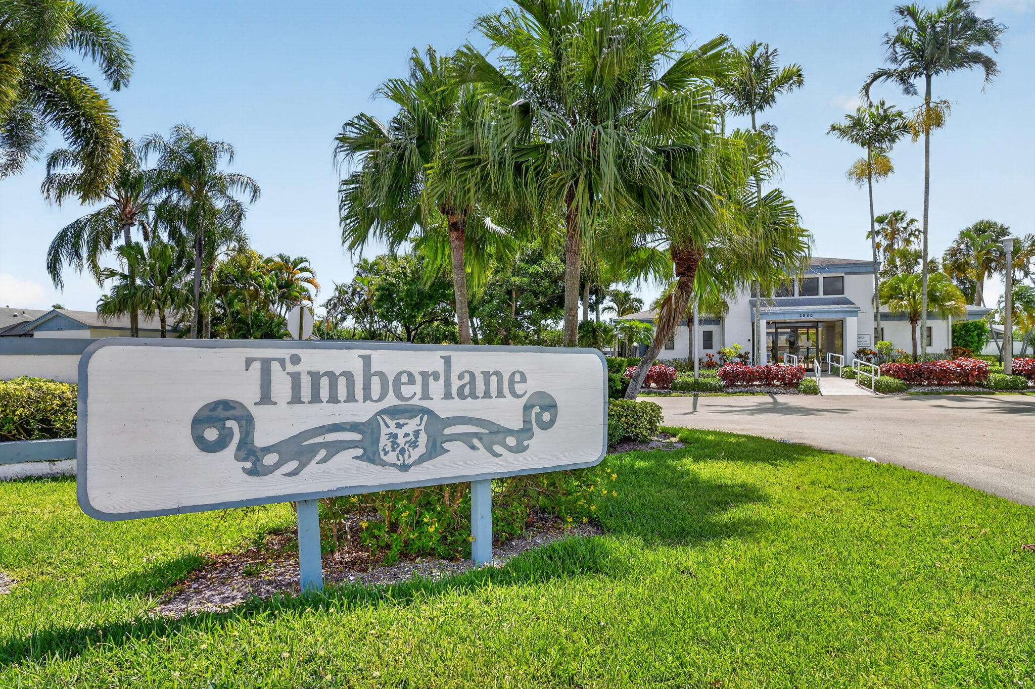 1604 Timberlane Circle