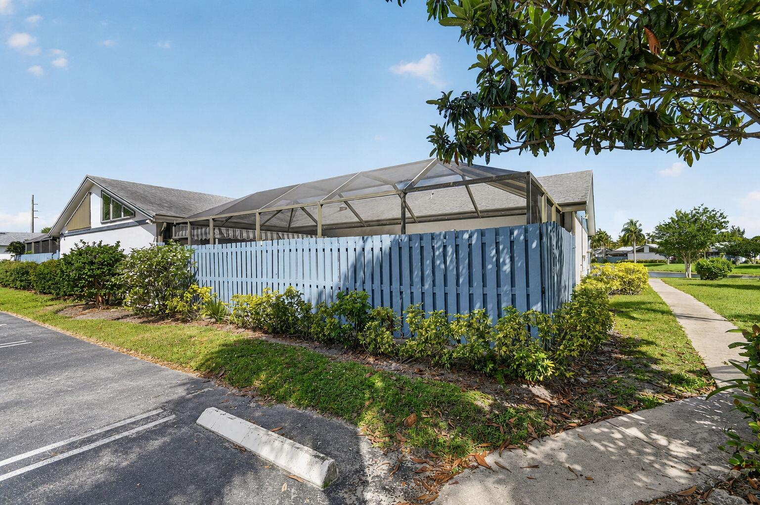 1604 Timberlane Circle