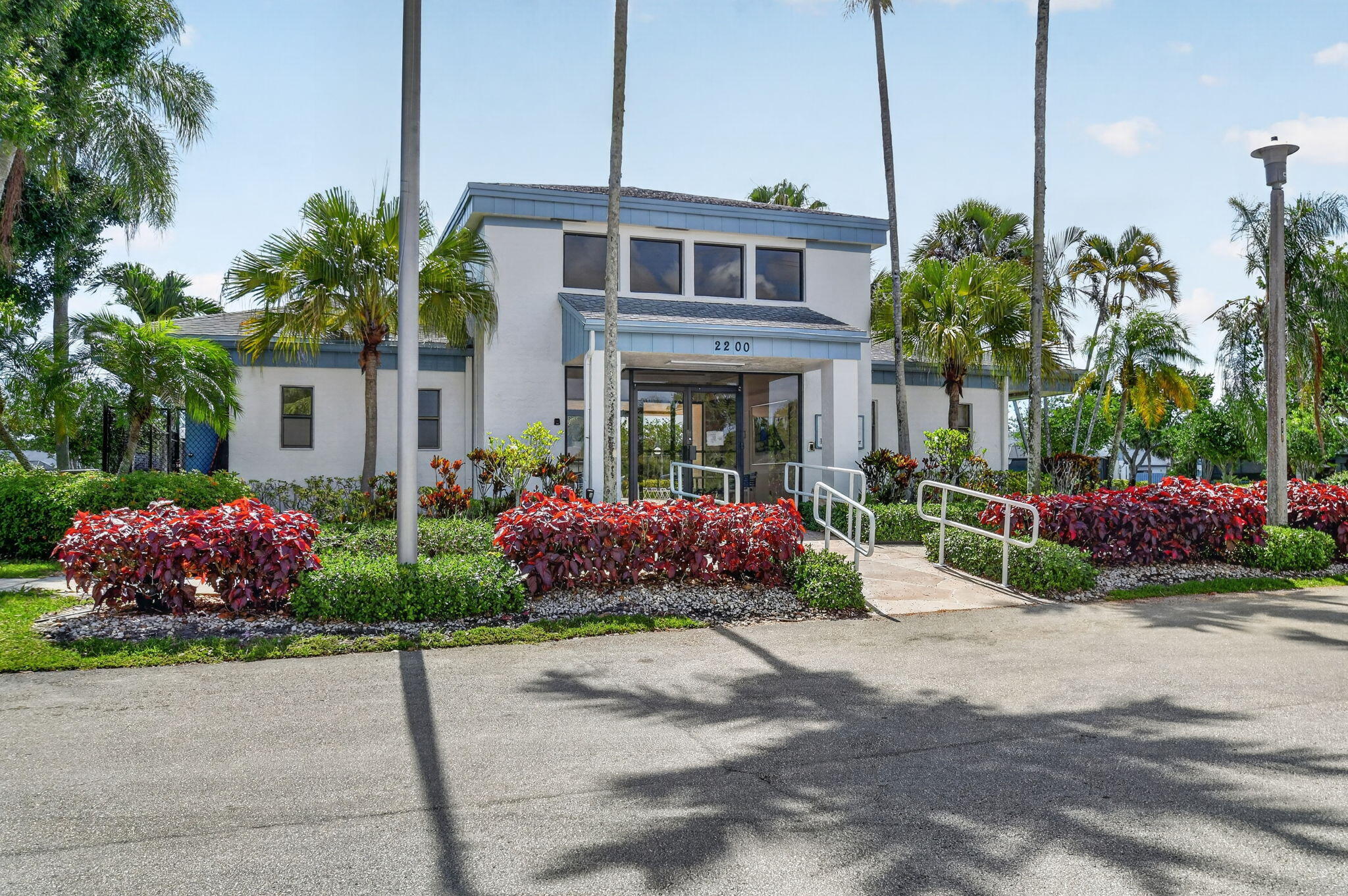 1604 Timberlane Circle