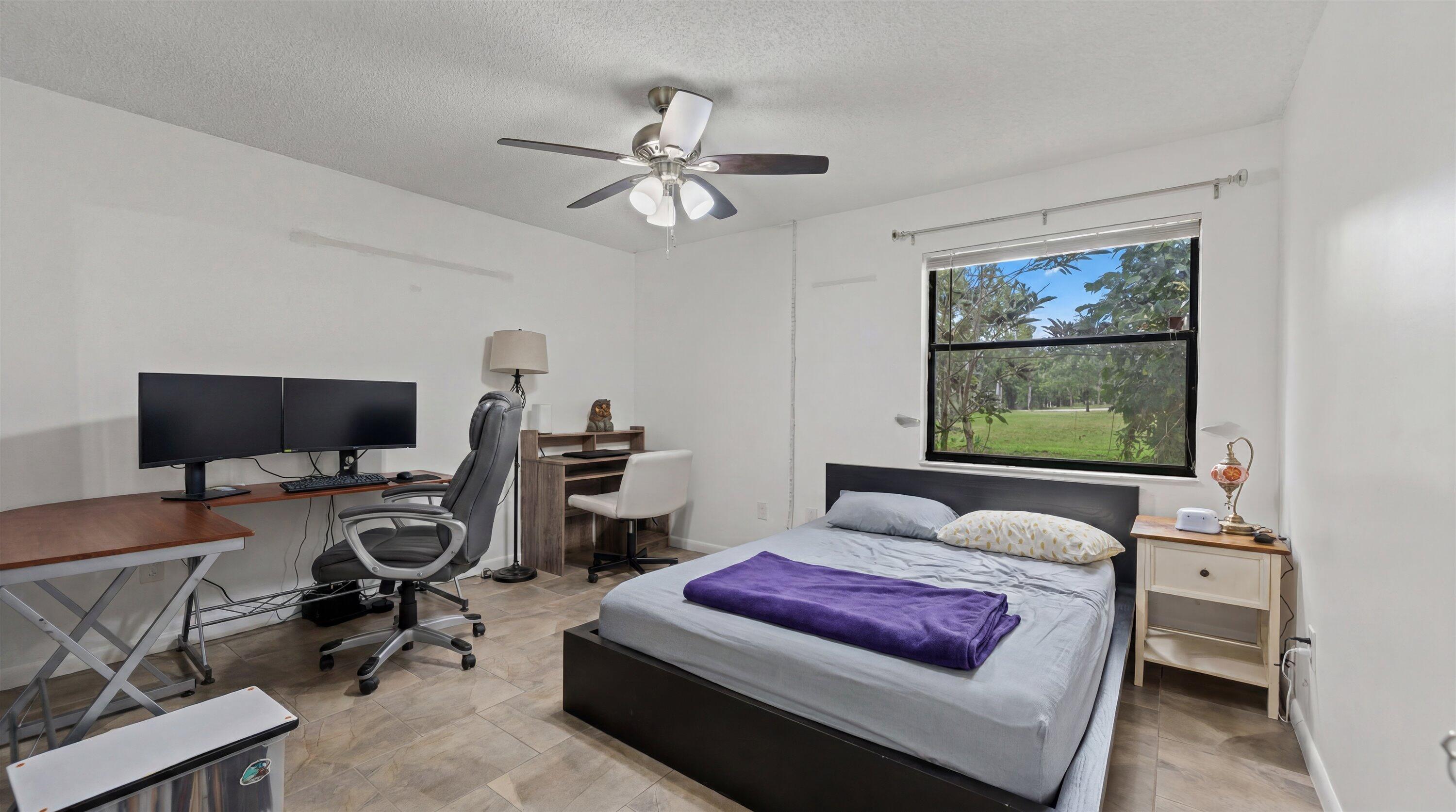 1303 Lakeview E