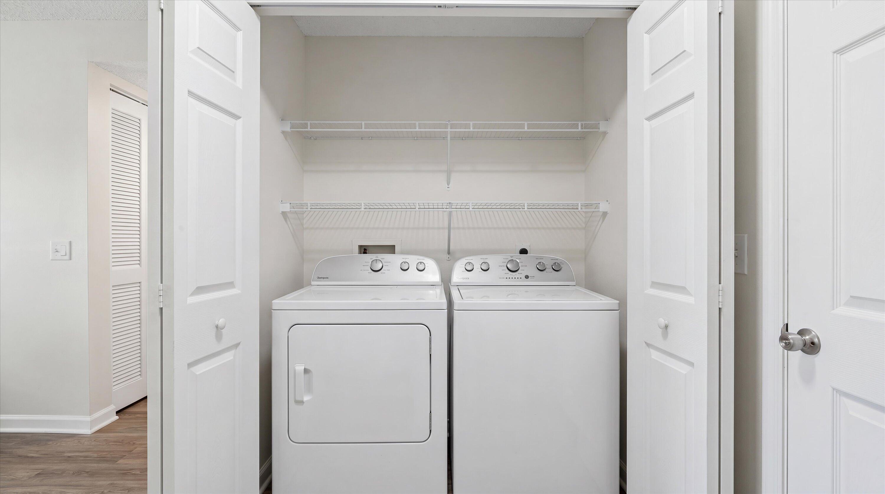 1303 Lakeview E