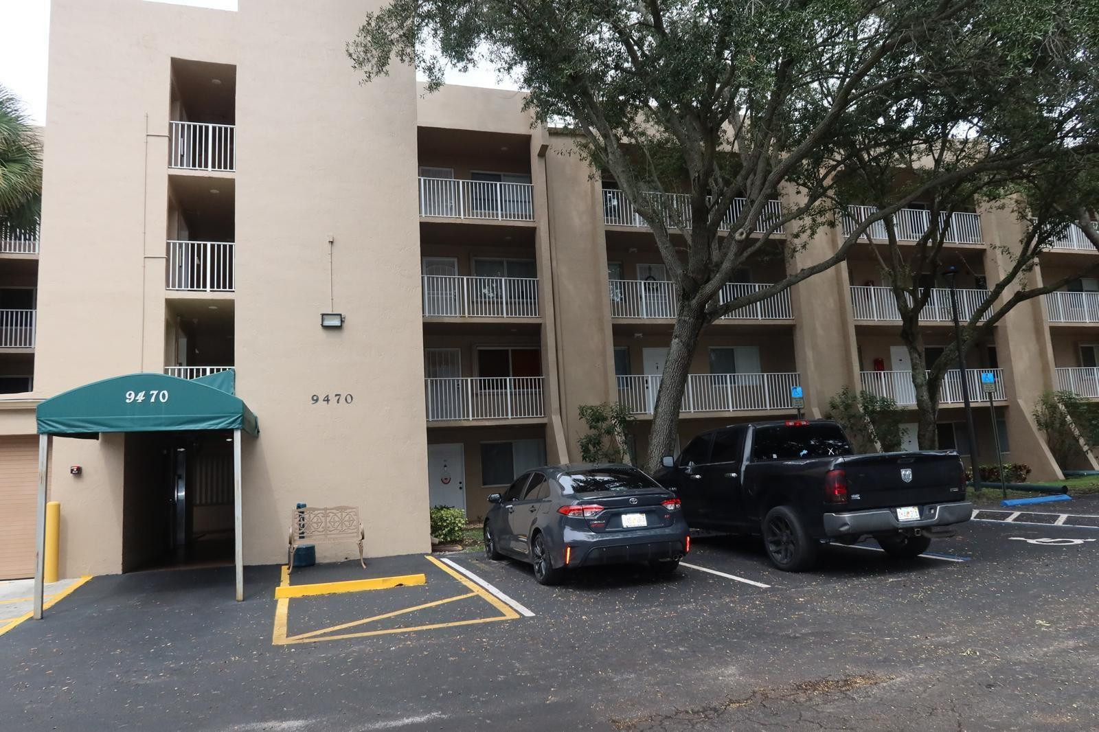 9470 Tangerine Place 208