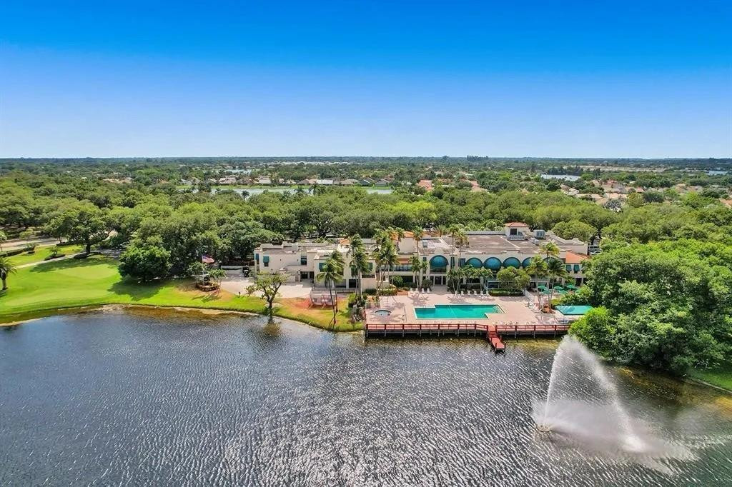 9470 Tangerine Place 208